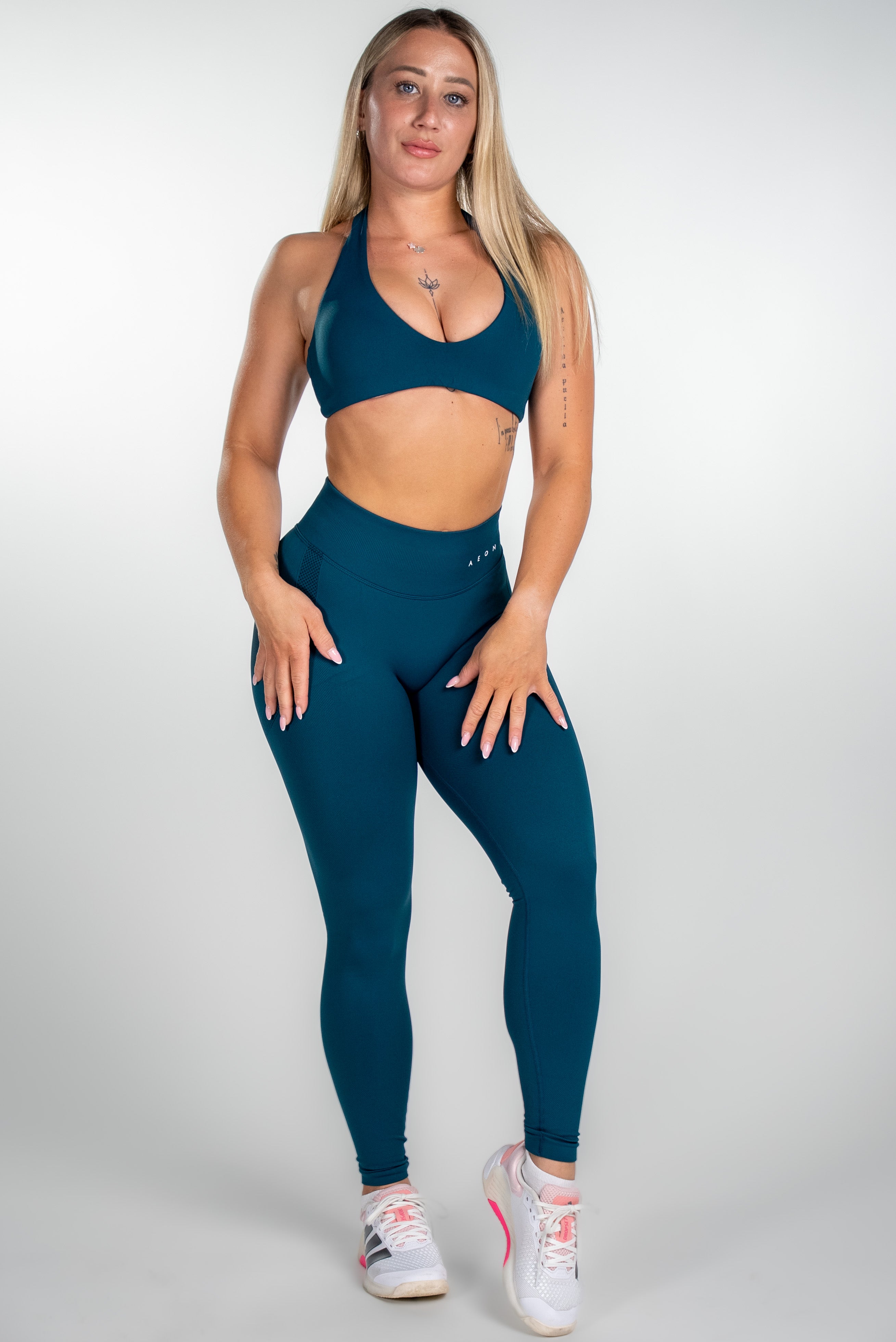 MOTION BREZŠIVEN HALTER NECK TOP V2