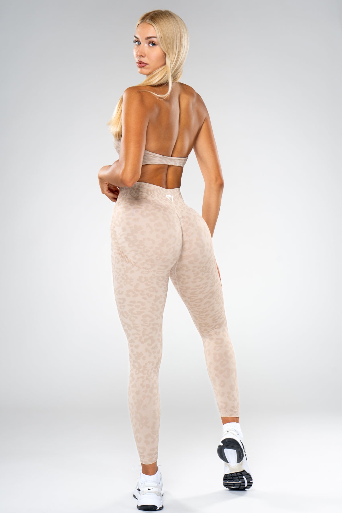 MOTION LEO MID WAIST SCRUNCH PAJKICE V2