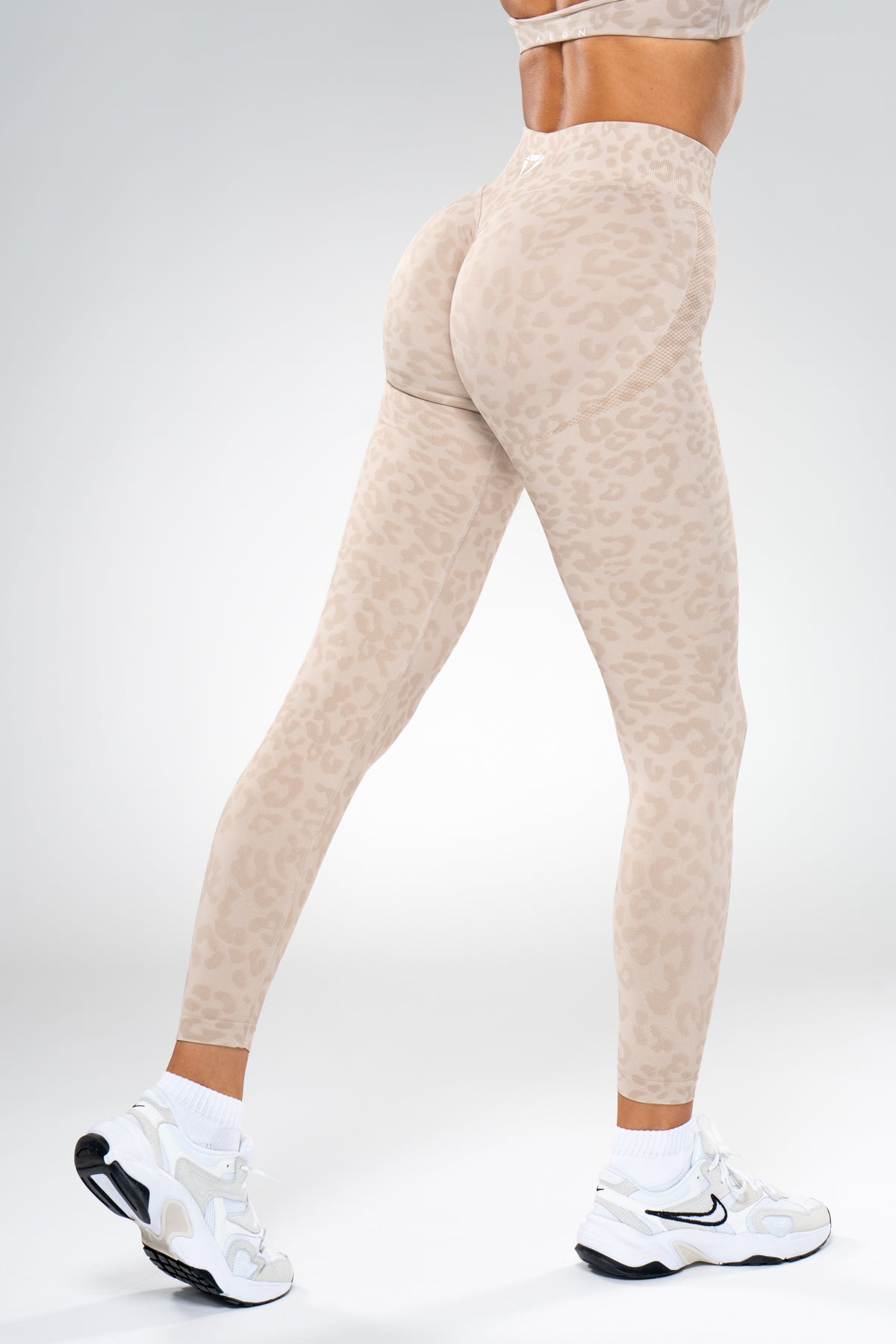MOTION LEO MID WAIST SCRUNCH PAJKICE V2
