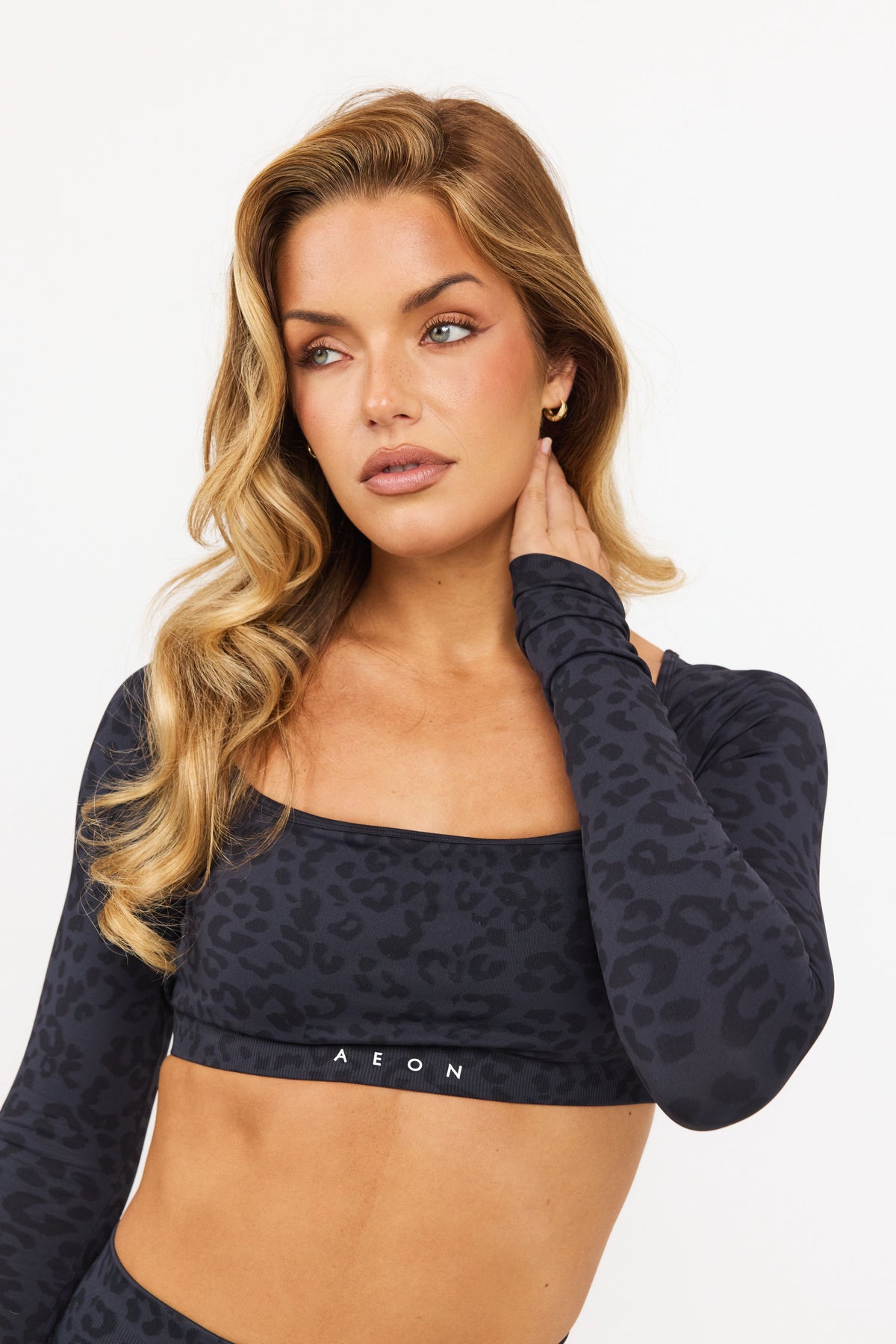 MOTION LEO CROP TOP Z DOLGIMI ROKAVI V2