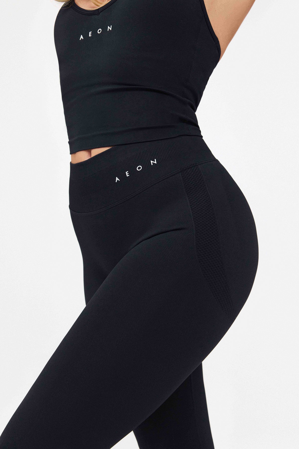 MOTION MID WAIST SCRUNCH CAPRI PAJKICE V2