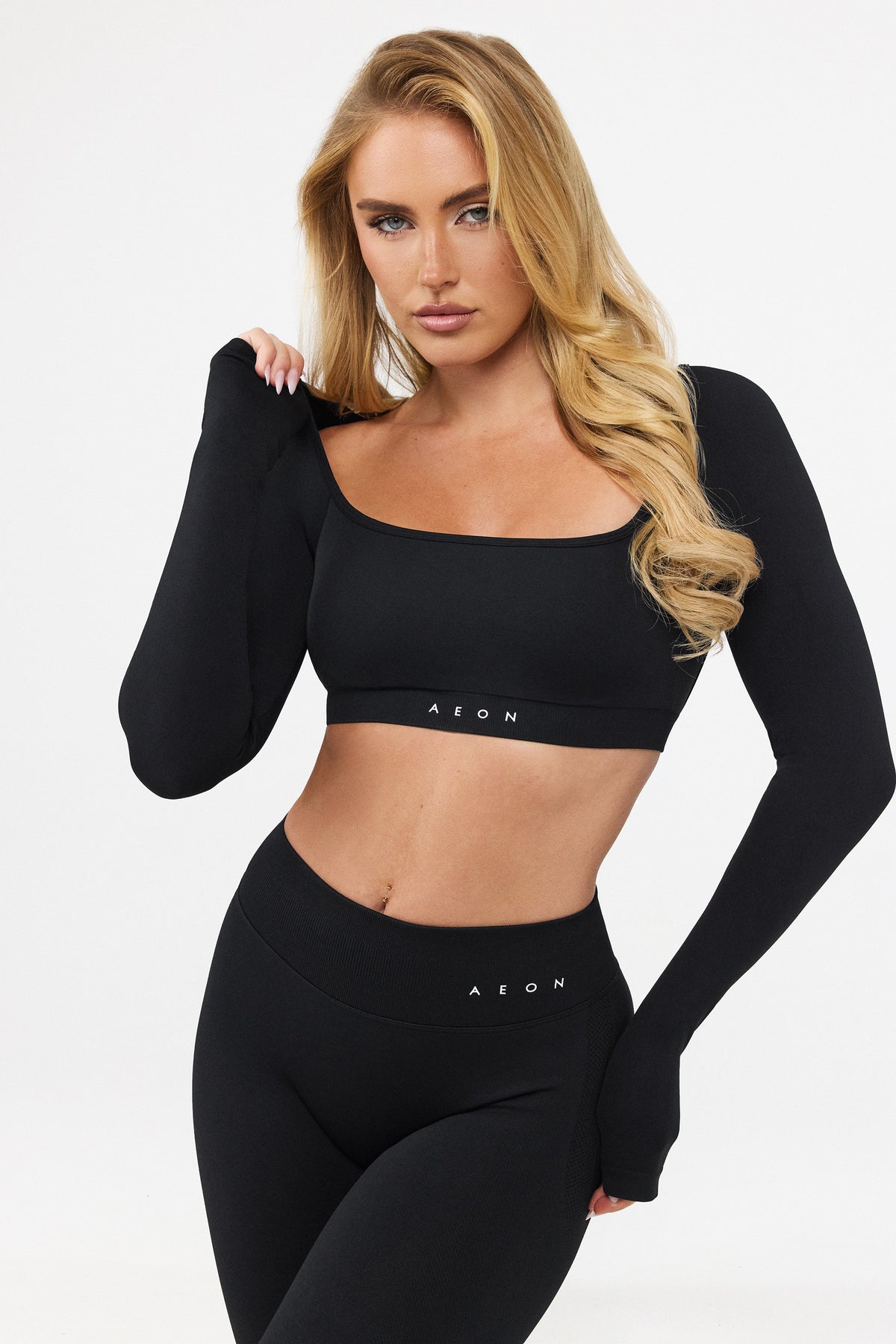 MOTION CROP TOP Z DOLGIMI ROKAVI V2