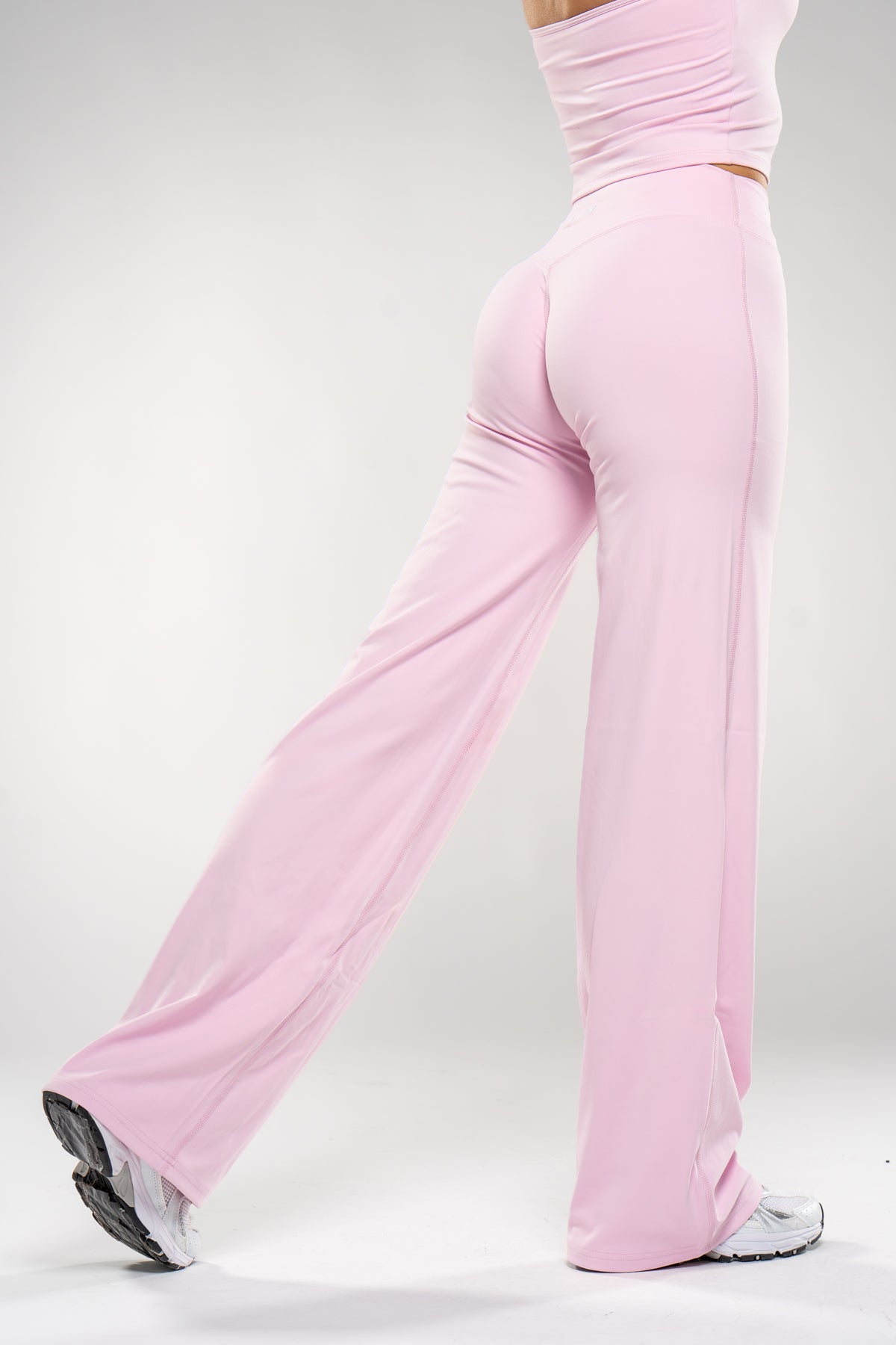 FLEXMOTION WIDE LEG PAJKICE