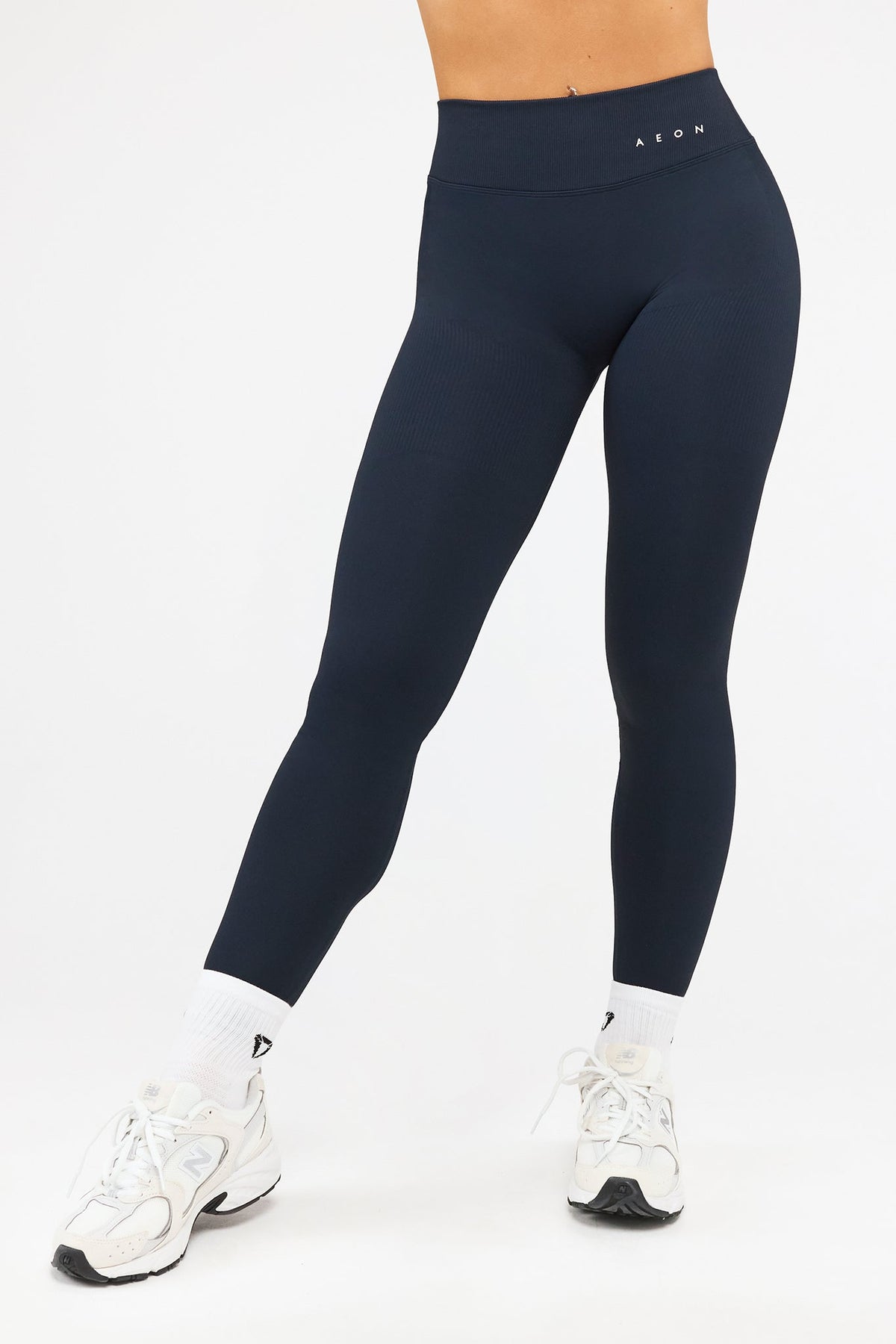 DEFINE V-BACK SCRUNCH LEGGINGS - Aeon Athletics