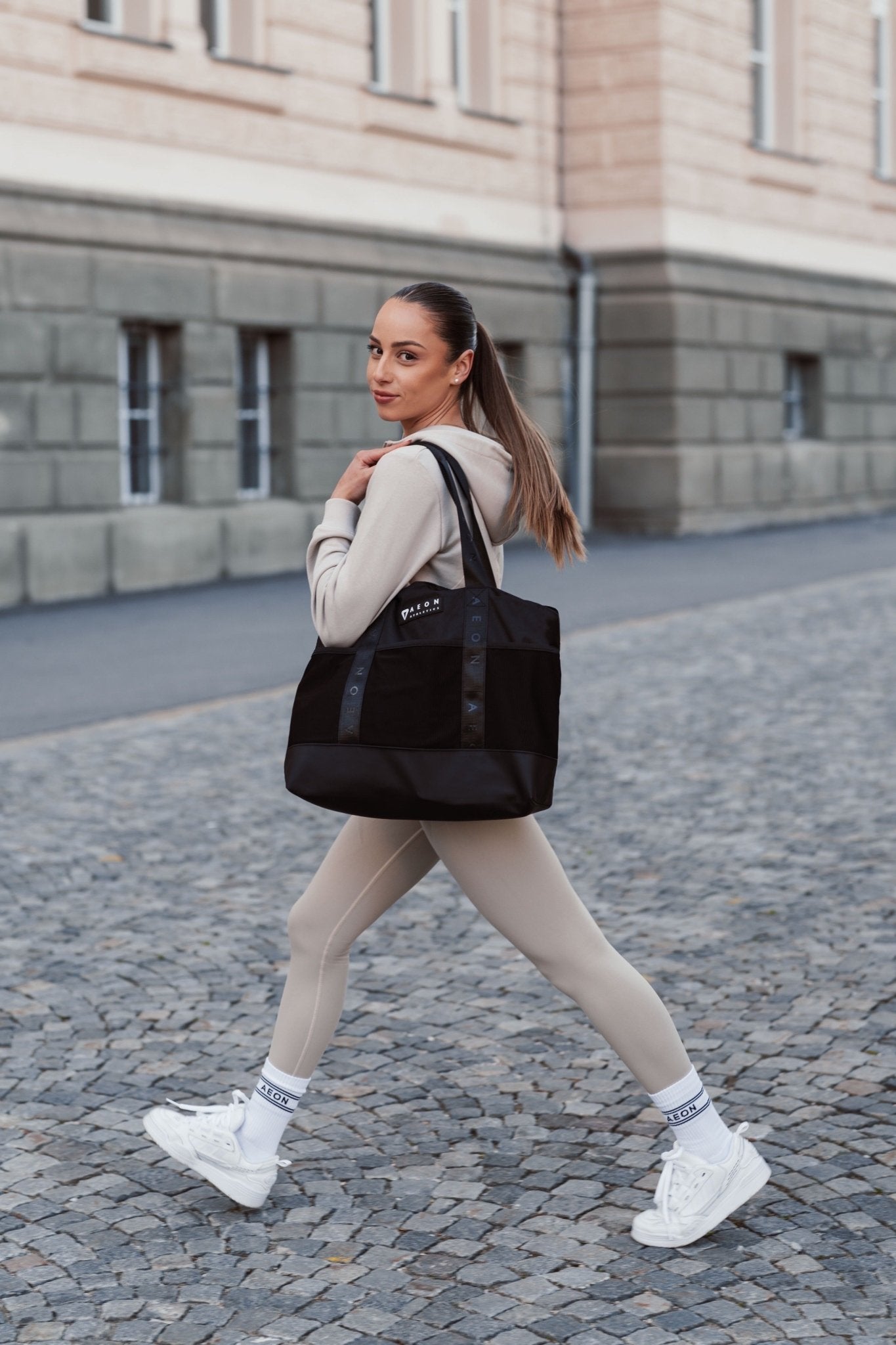 ESSENTIALS CREW SOCKS - Aeon Athletics