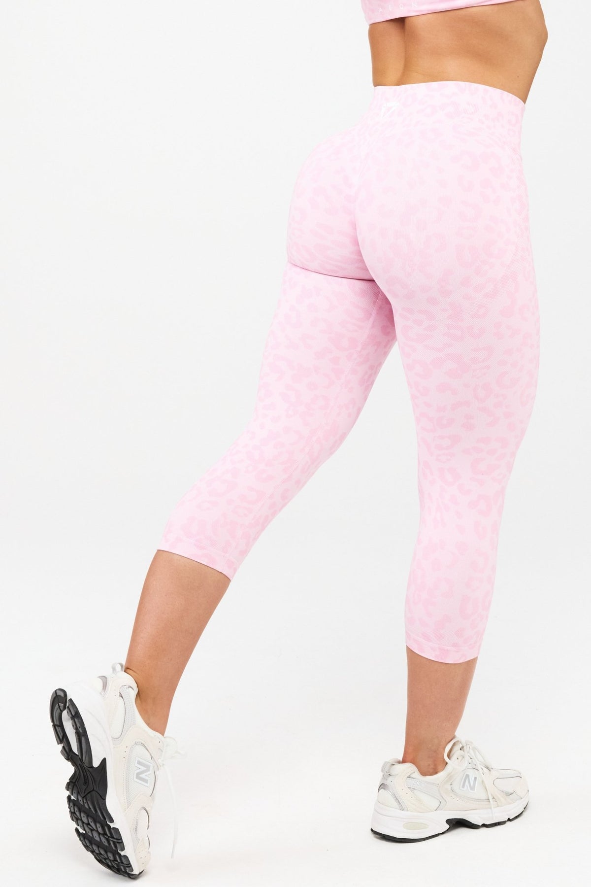 MOTION MID WAIST SCRUNCH CAPRI PAJKICE V2