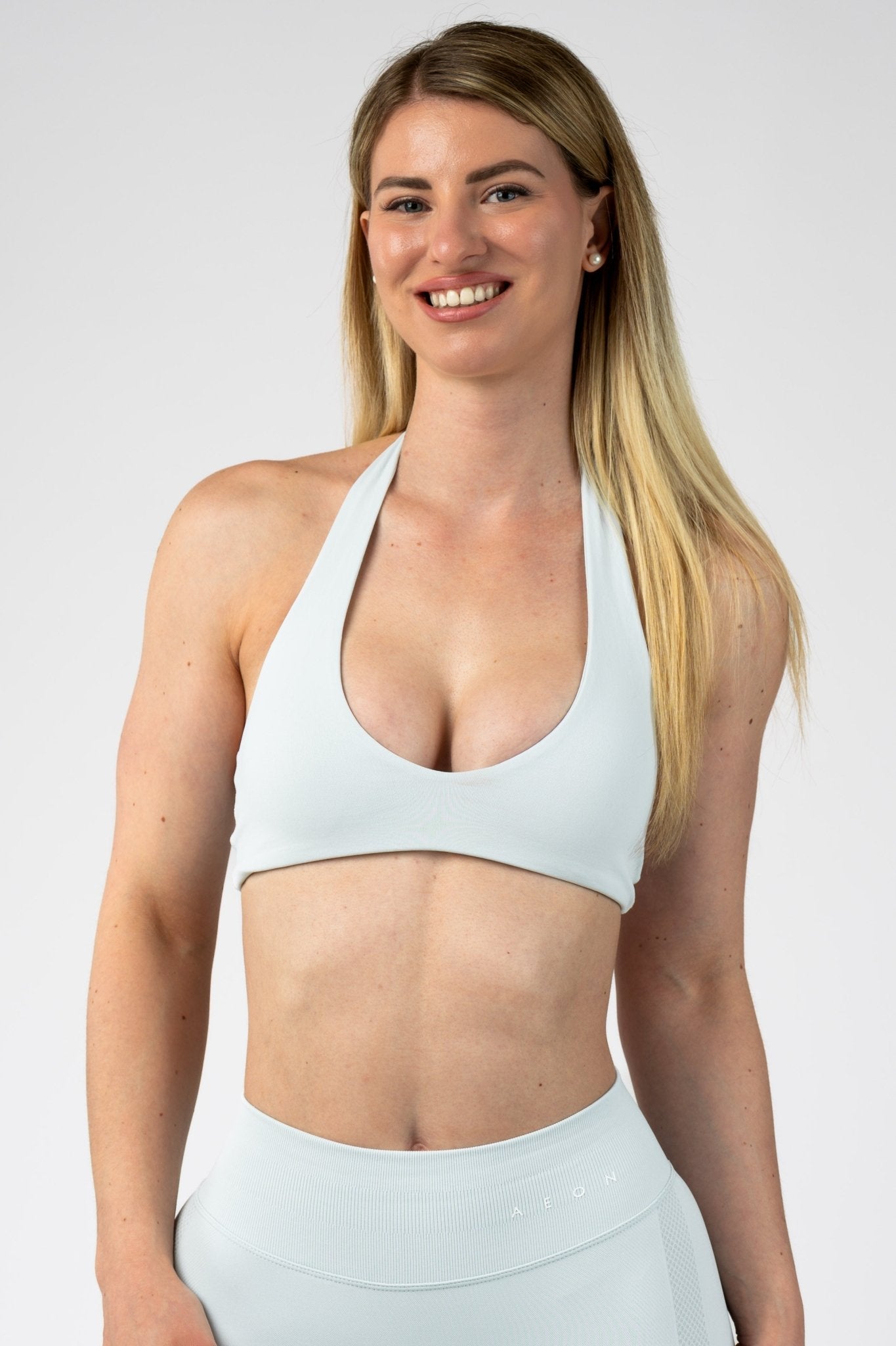 MOTION SEAMLESS HALTER NECK BRA V2 - Aeon Athletics