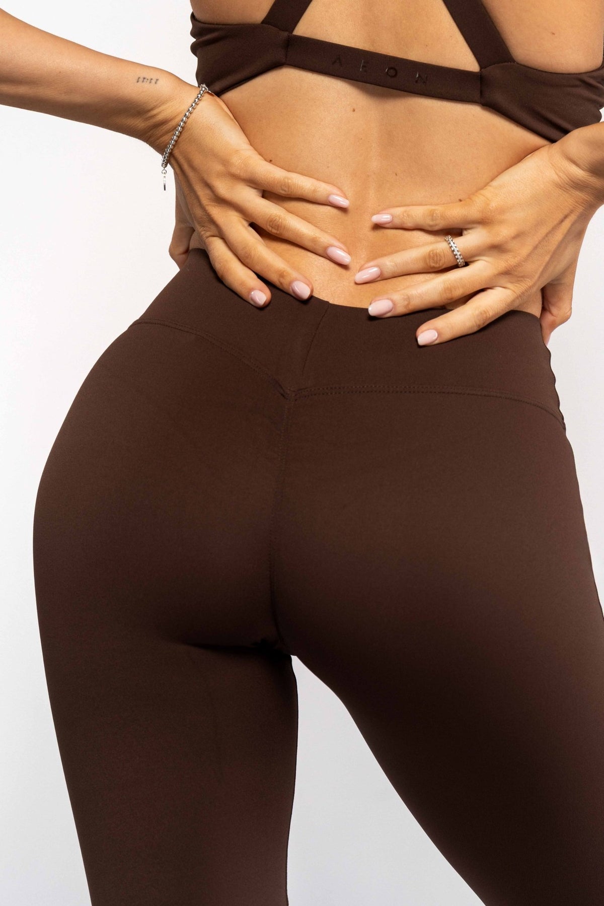SECOND SKIN V-BACK SCRUNCH FLARED LEGGINGS - Aeon Athletics
