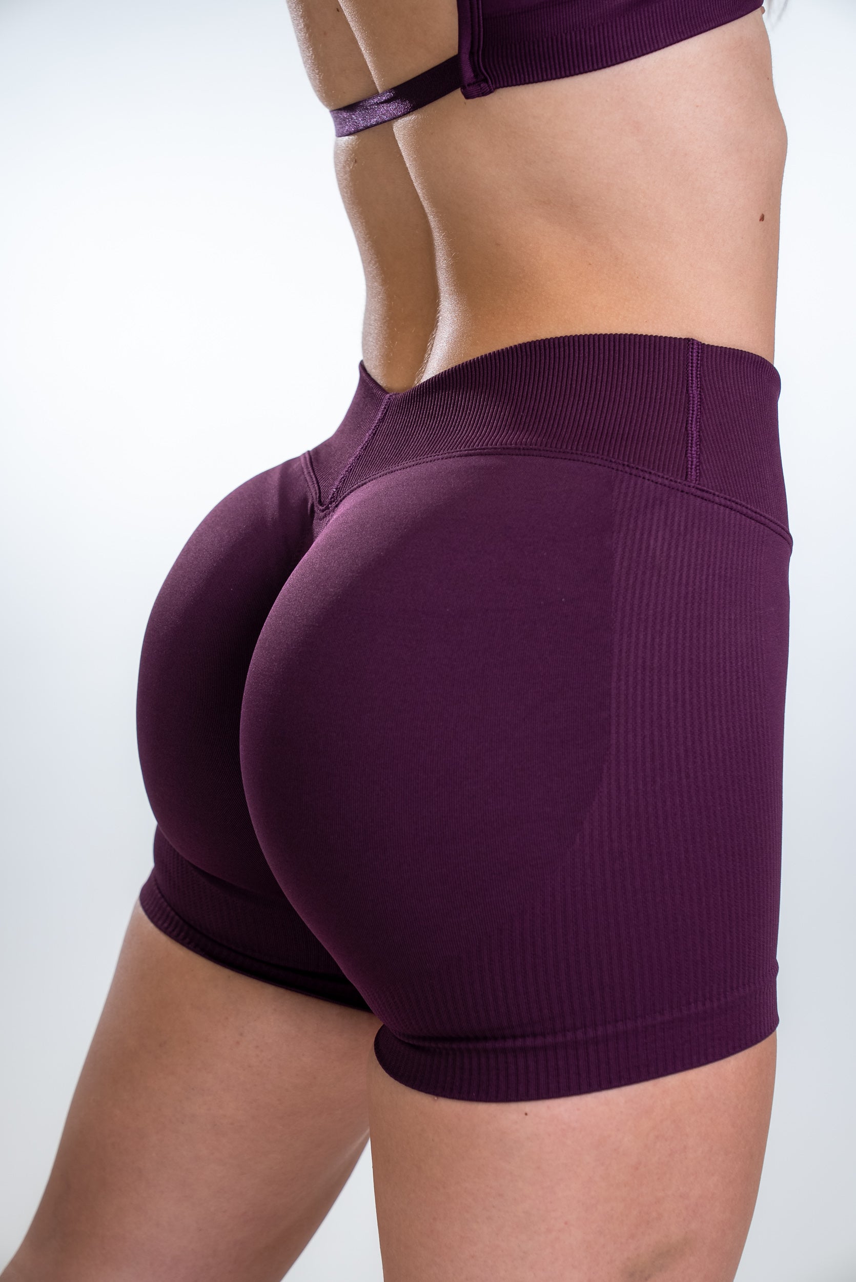 DEFINE V-BACK SCRUNCH KRATKE PAJKICE