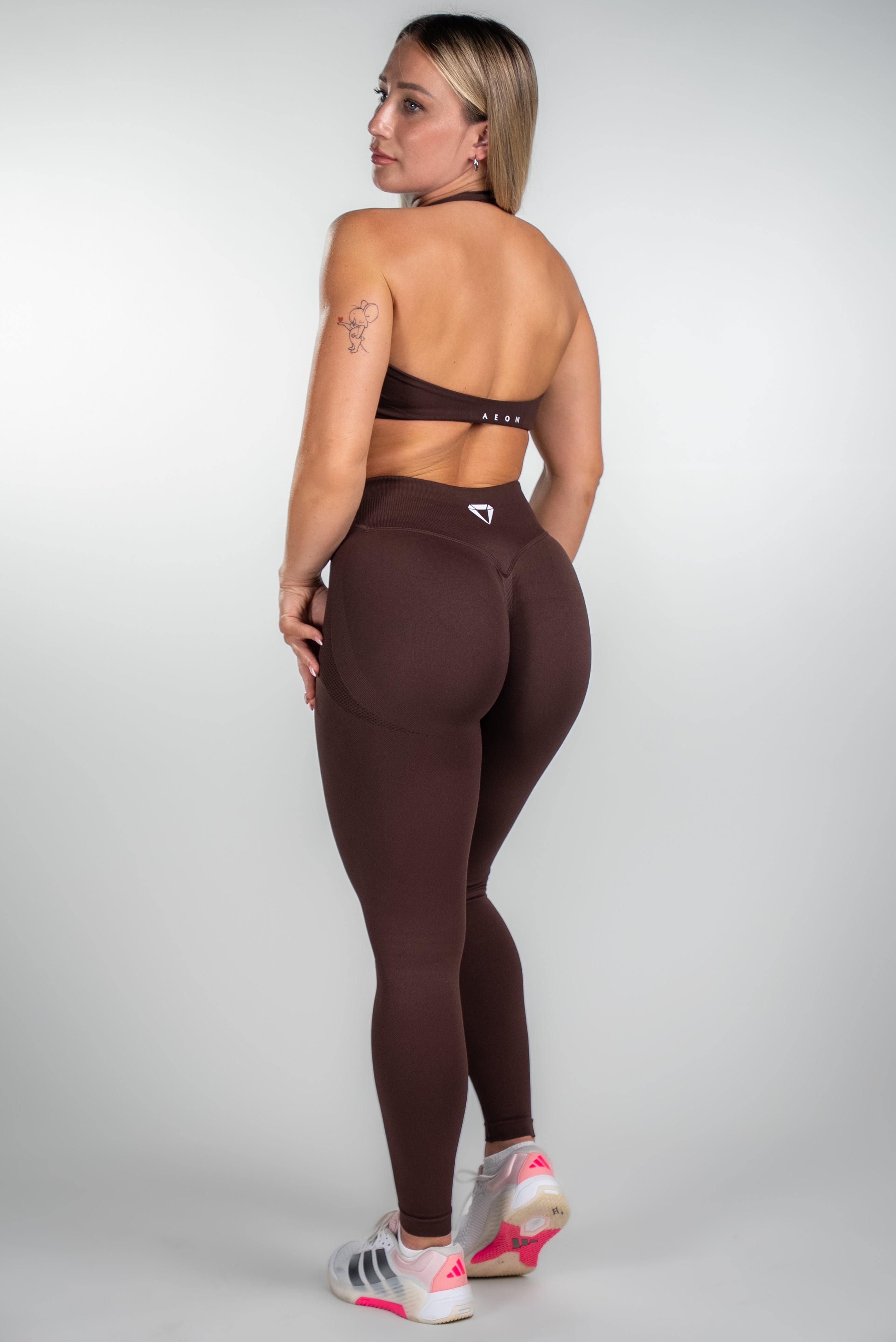 MOTION BREZŠIVEN HALTER NECK TOP V2