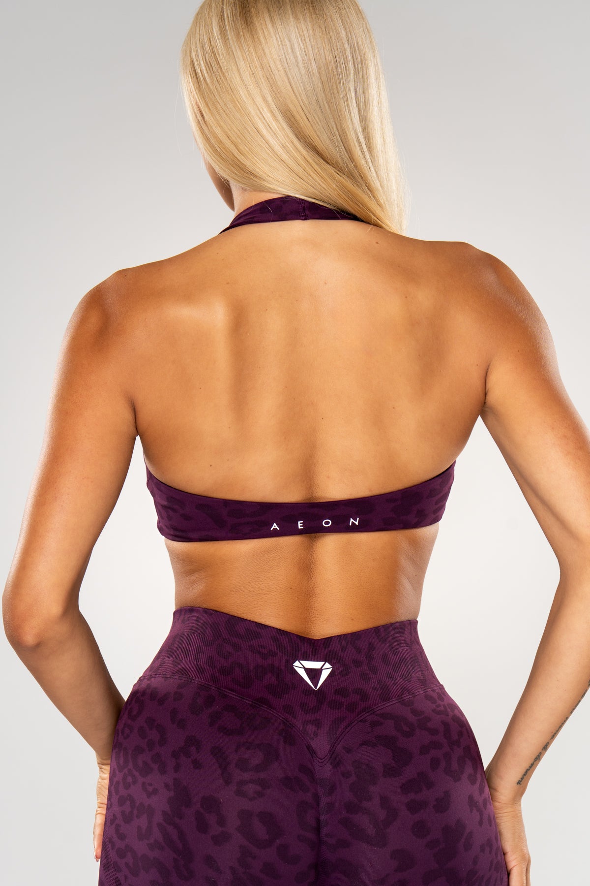 MOTION LEO HALTER NECK TOP V2