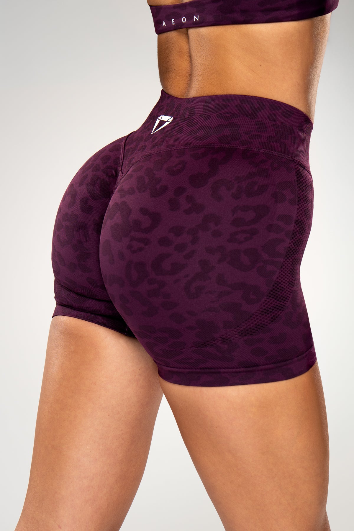 MOTION LEO MID WAIST SCRUNCH KRATKE PAJKICE V2