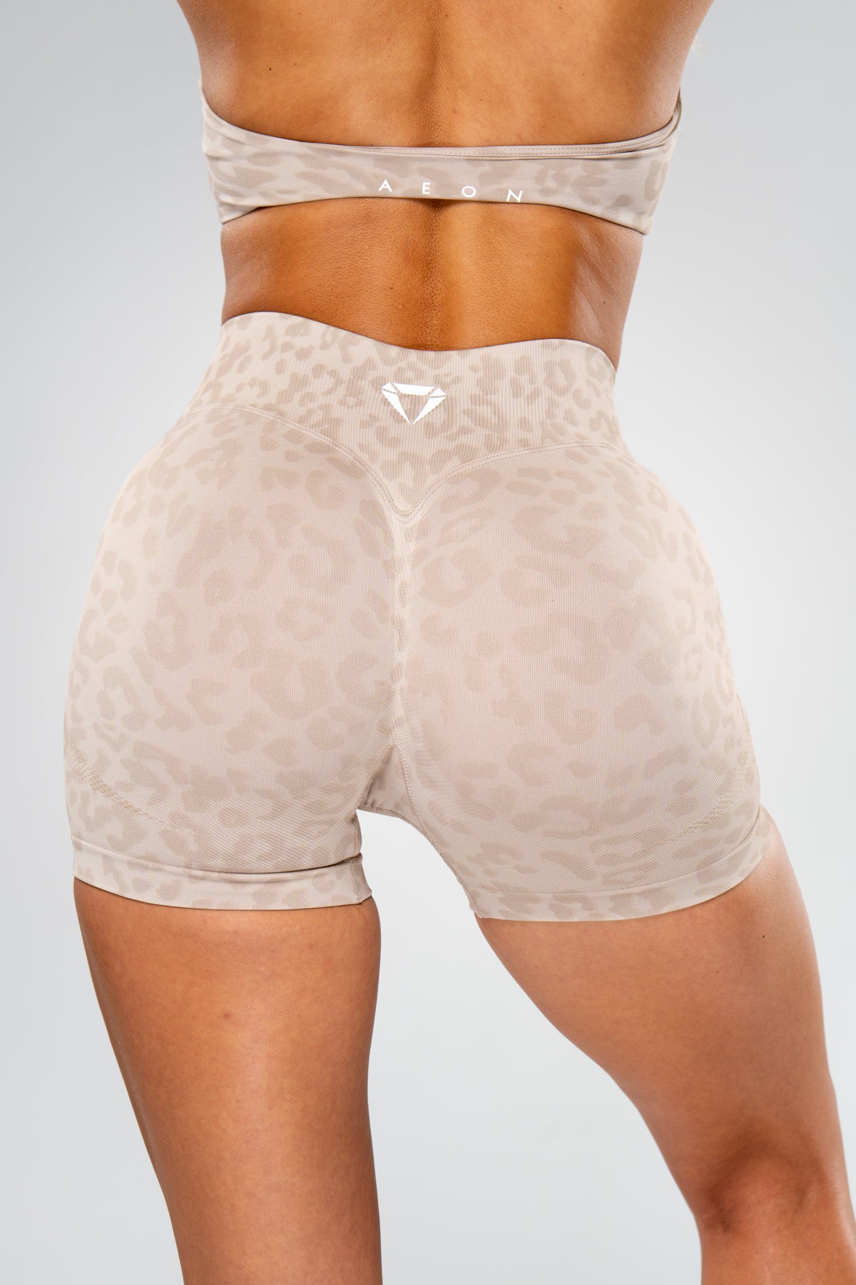 MOTION LEO MID WAIST SCRUNCH KRATKE PAJKICE V2