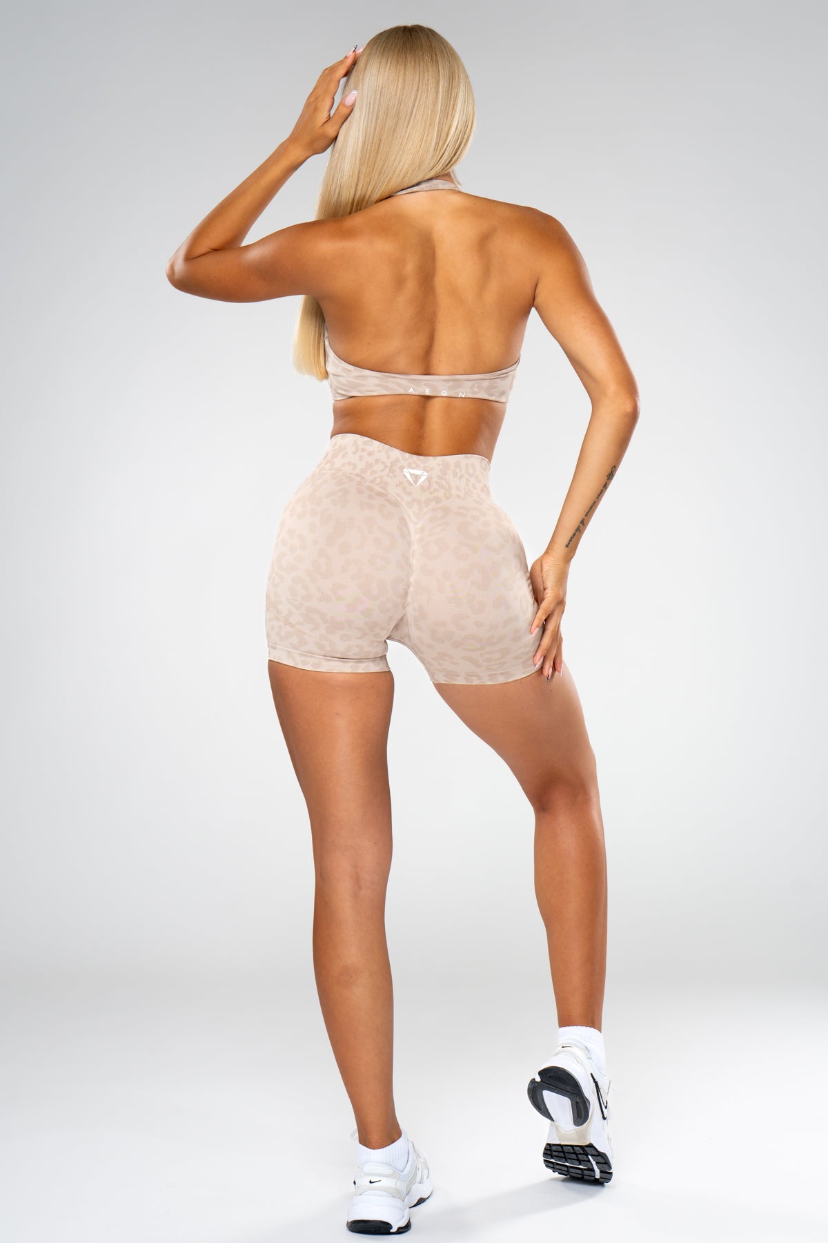 MOTION LEO MID WAIST SCRUNCH KRATKE PAJKICE V2