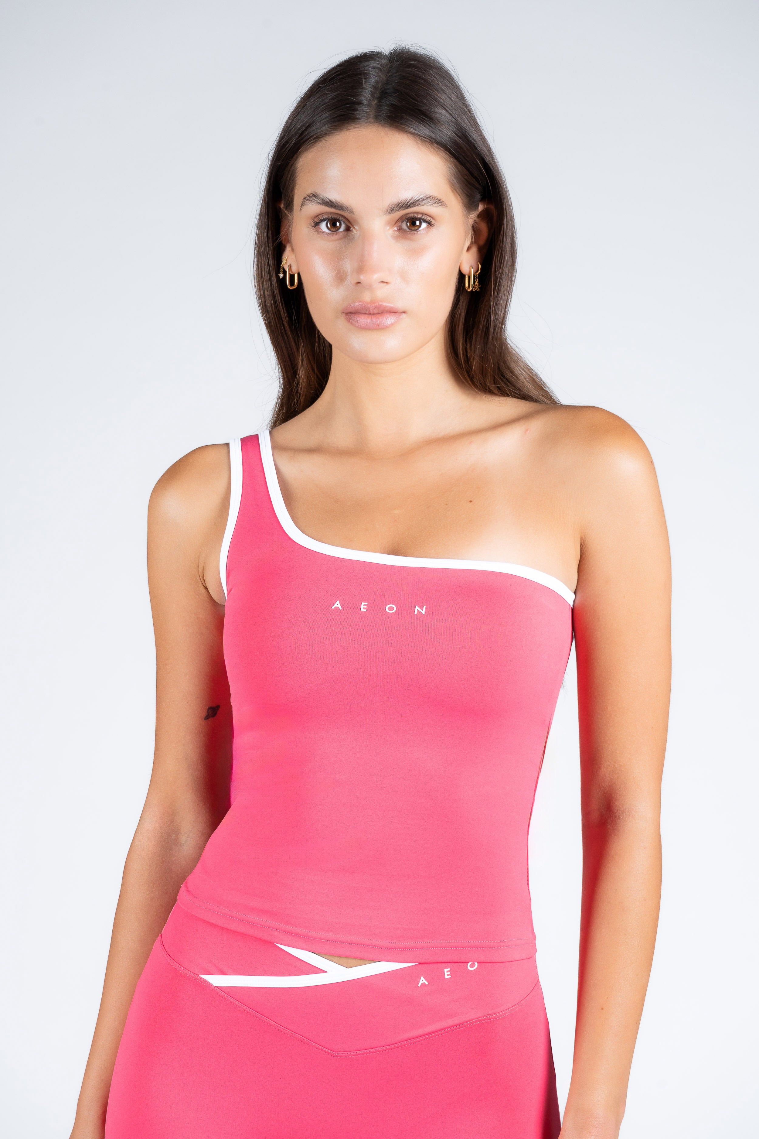 SECOND SKIN CONTRAST ONE SHOULDER TOP