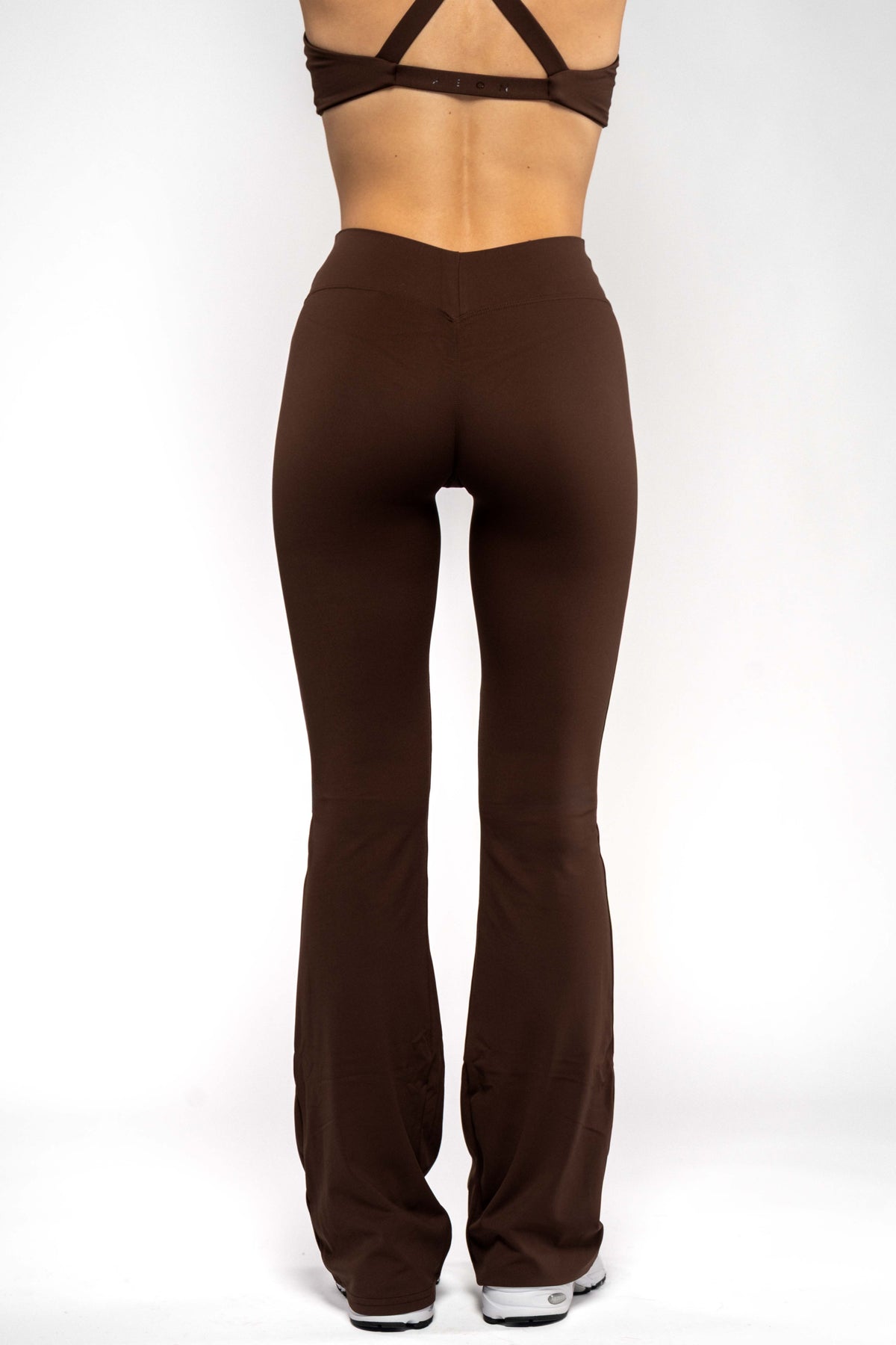 SECOND SKIN V-BACK SCRUNCH FLARED PAJKICE