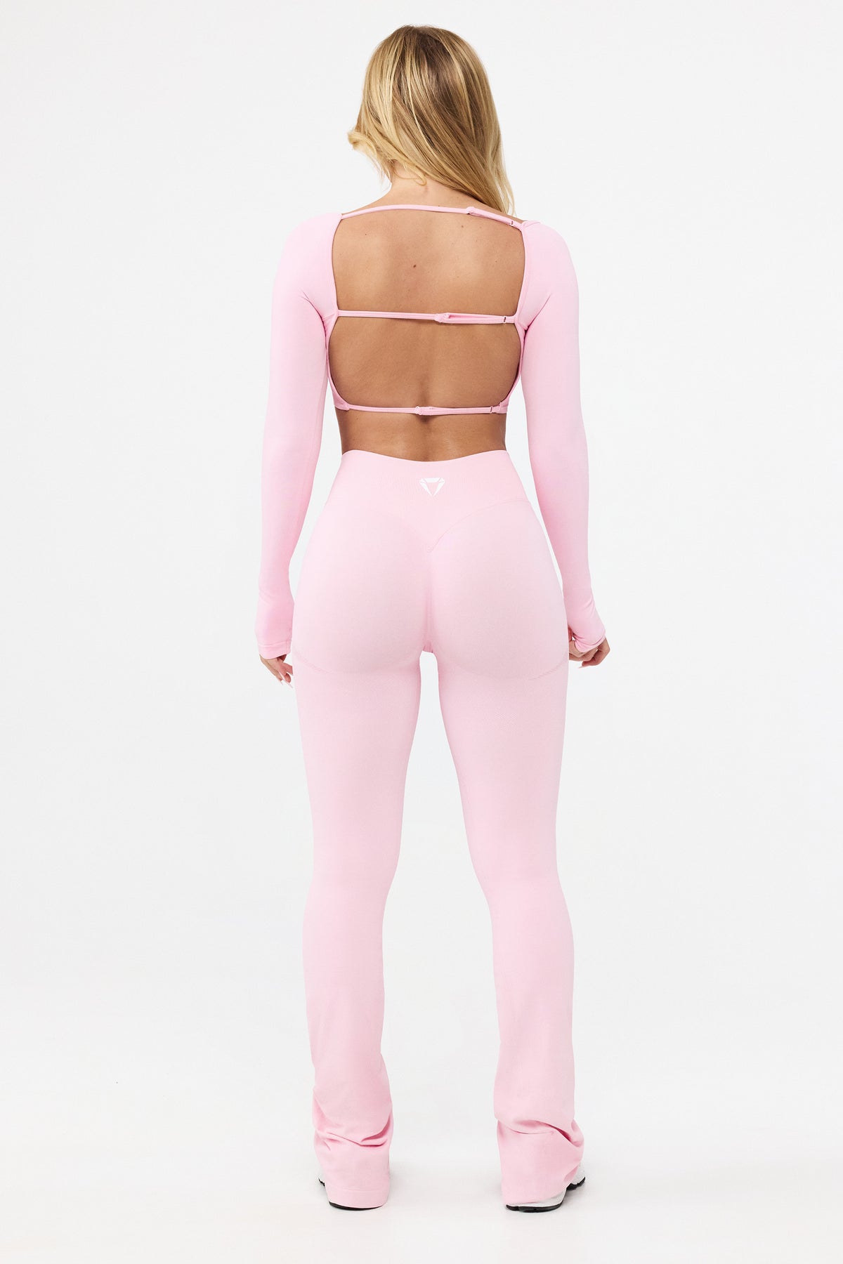 SESTAVI SVOJ BOOTY LIFT OUTFIT (4 KOSI)