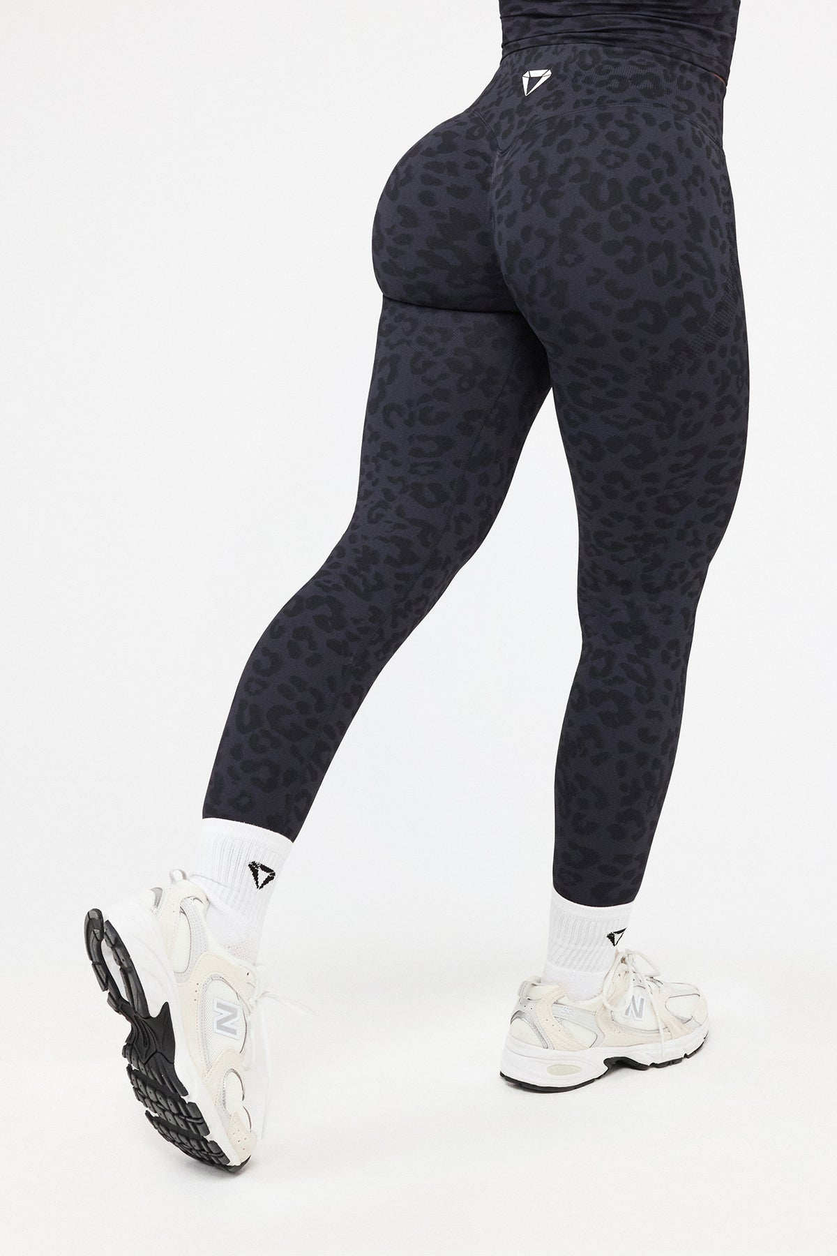 MOTION LEO MID WAIST SCRUNCH PAJKICE V2