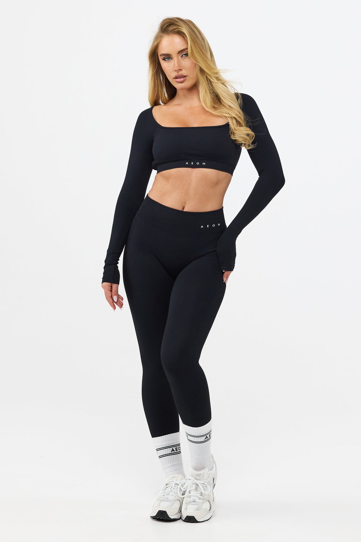 MOTION CROP TOP Z DOLGIMI ROKAVI V2