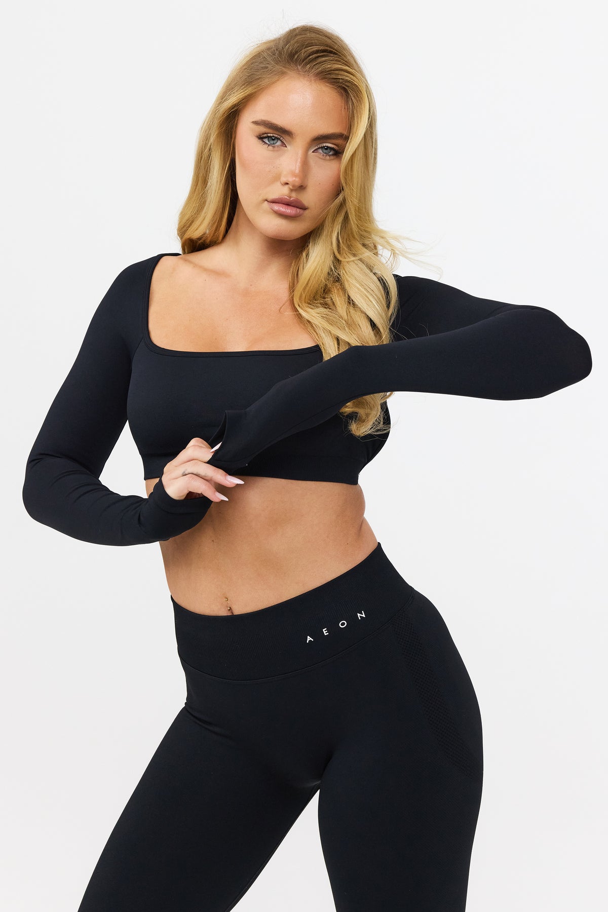 MOTION CROP TOP Z DOLGIMI ROKAVI V2
