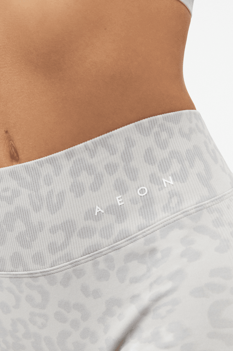 DEFINE LEO SCRUNCH LEGGINGS - Aeon Athletics