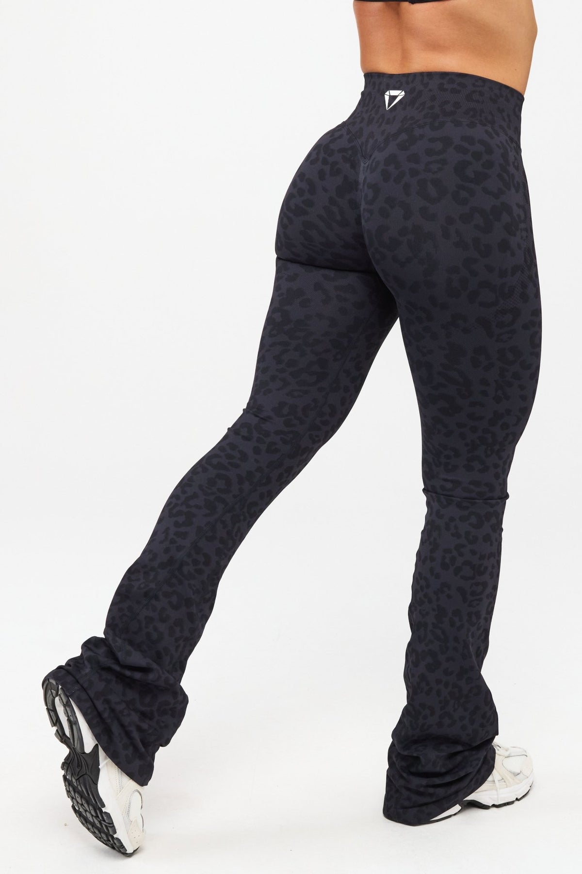 MOTION LEO MID WAIST SCRUNCH FLARED PAJKICE V2