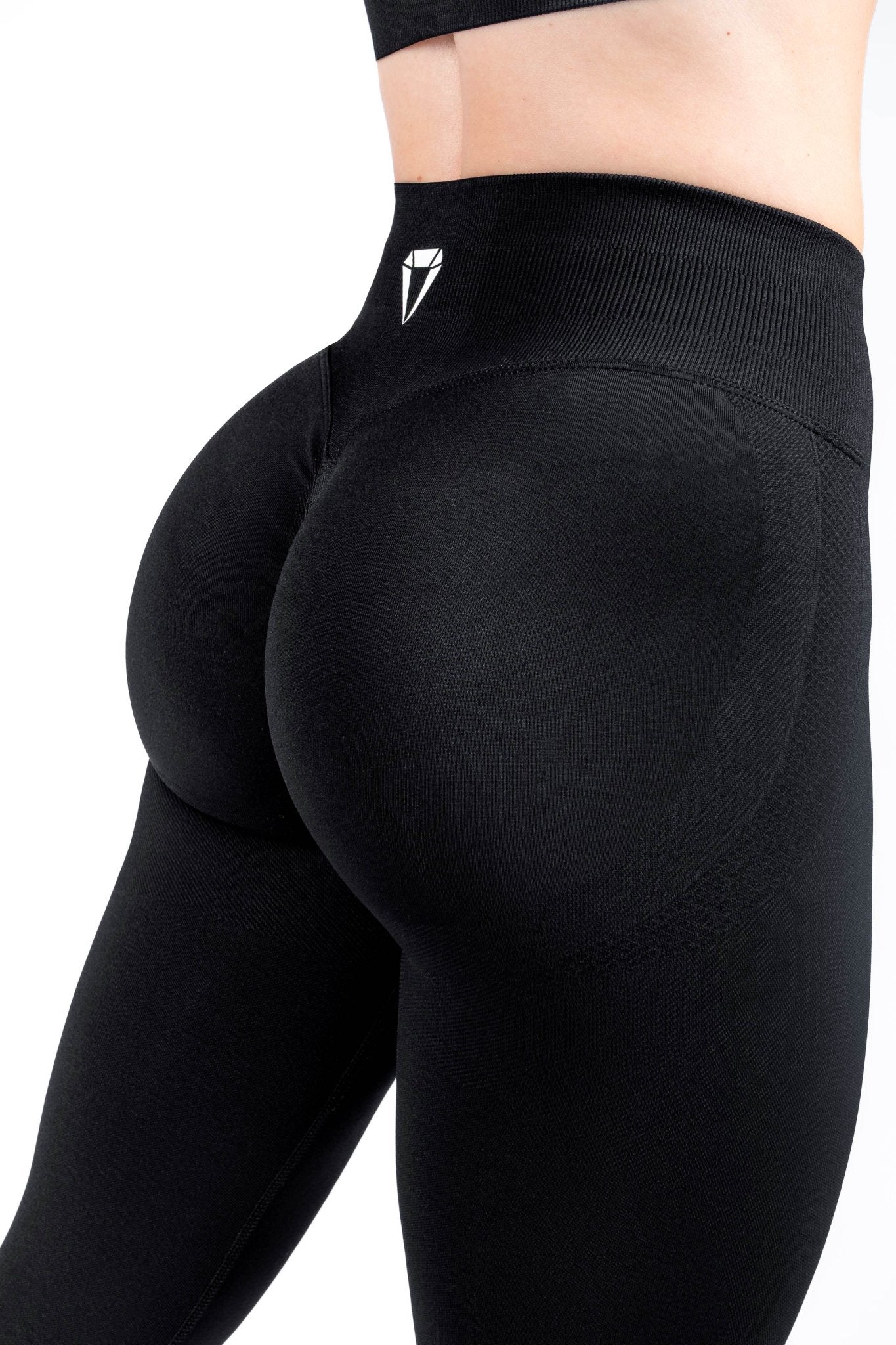 MOTION SEAMLESS LEGGINGS BUNDLE V2 - BLACK (3 - PIECE) - Aeon Athletics