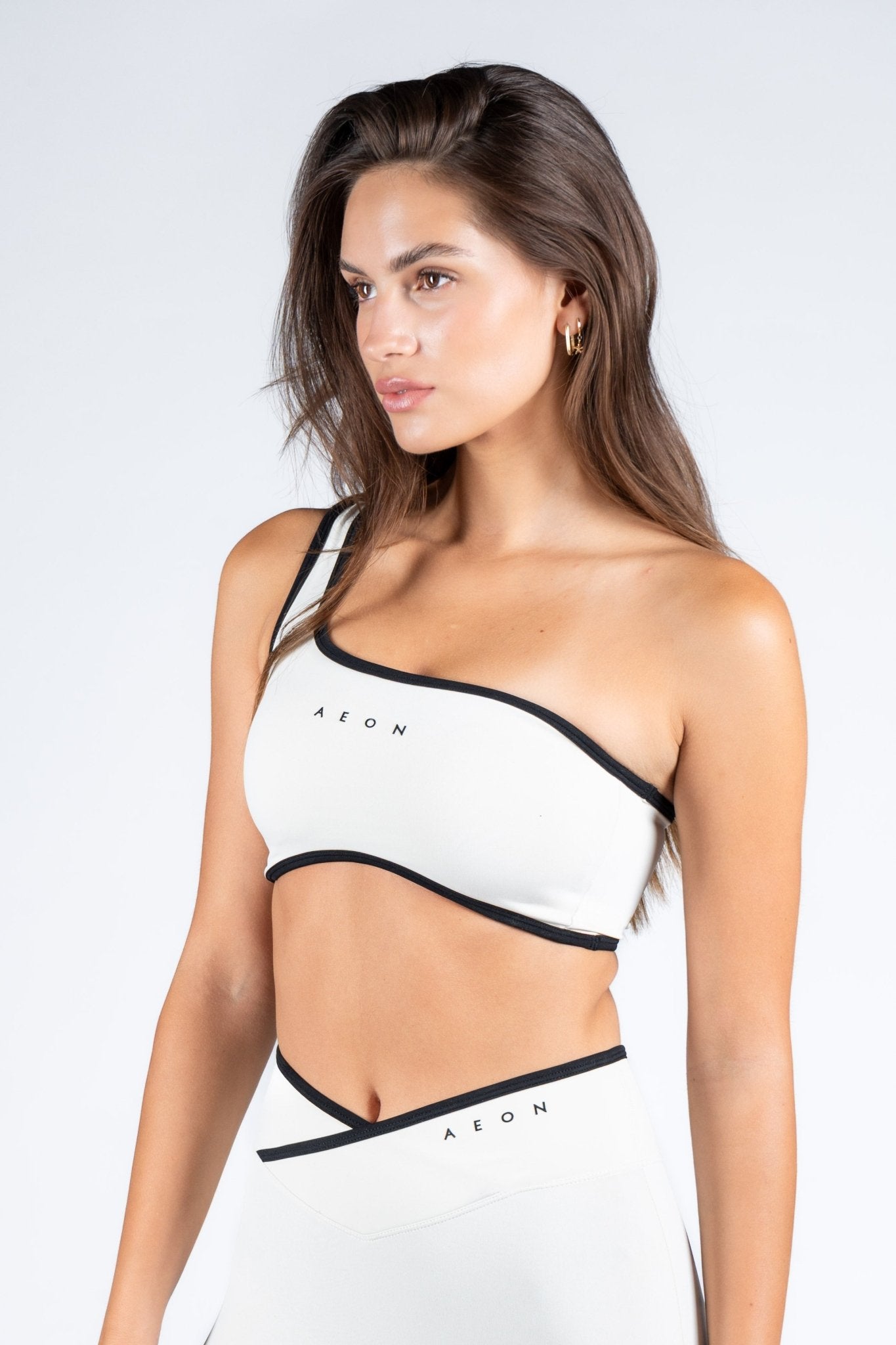 SECOND SKIN CONTRAST ONE SHOULDER BRA - Aeon Athletics